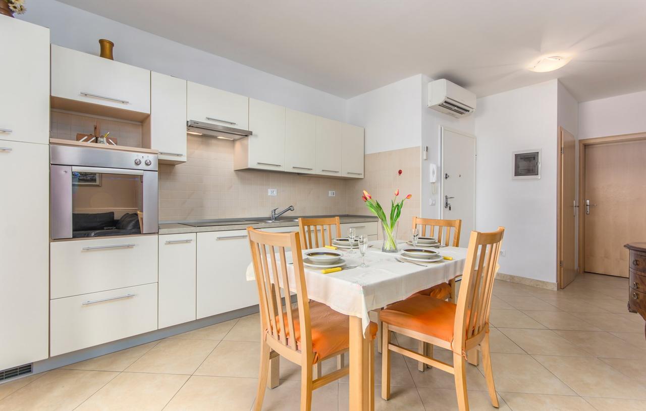 Apartment Riva Пореч Екстер'єр фото