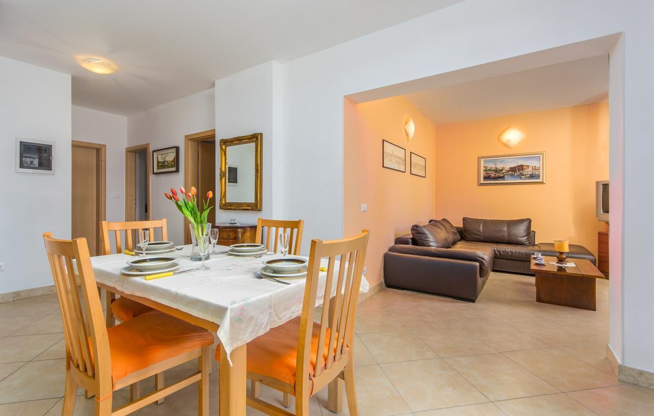 Apartment Riva Пореч Екстер'єр фото